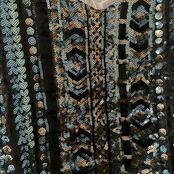 Gorgeous sequenced camisole. - Picture 2 of 4